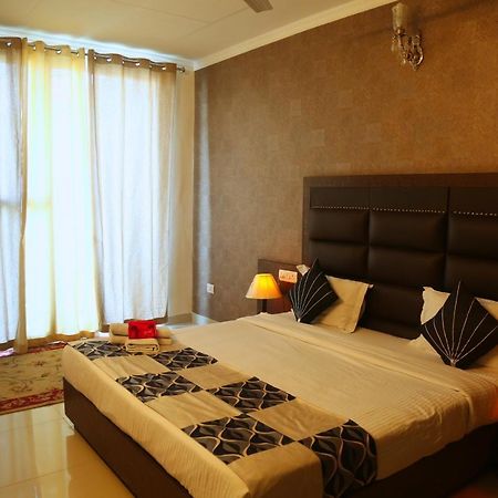 Anantkoti Hotel Нью-Дели Экстерьер фото